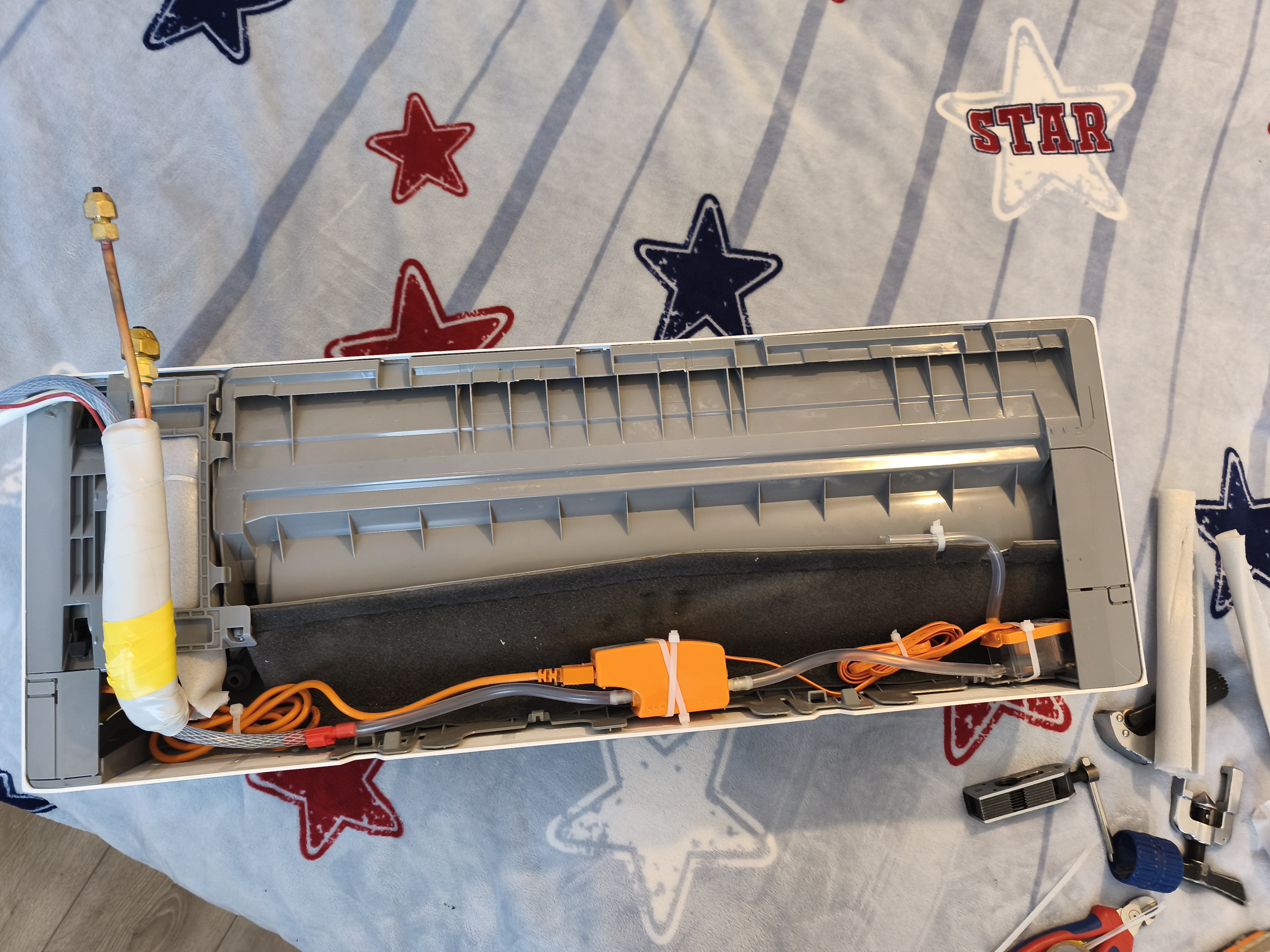 Pompa de condens Mini Orange integrată în unitatea interioară